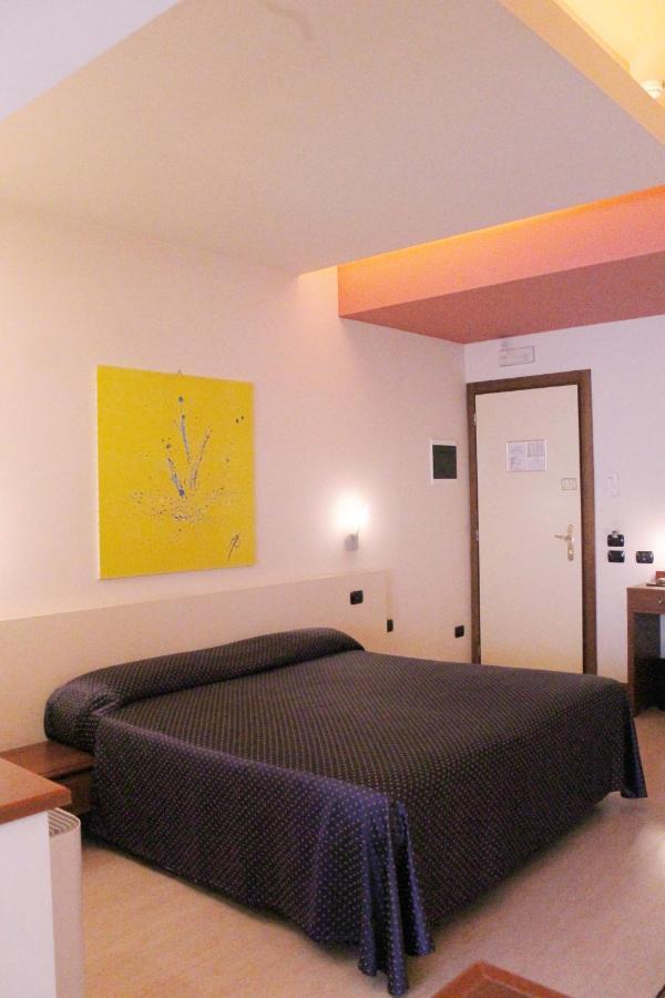 Hotel Oasi Tortona Ngoại thất bức ảnh